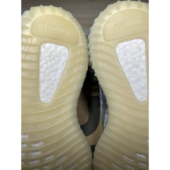 Athletic_Shoes